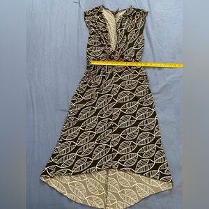 Olive and cream Leaf-Print V-Neck Women's Dress